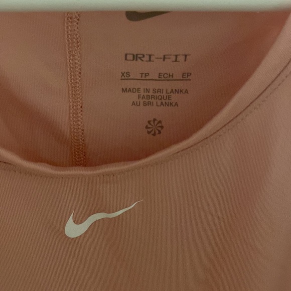 nike training tank! - Picture 2 of 4